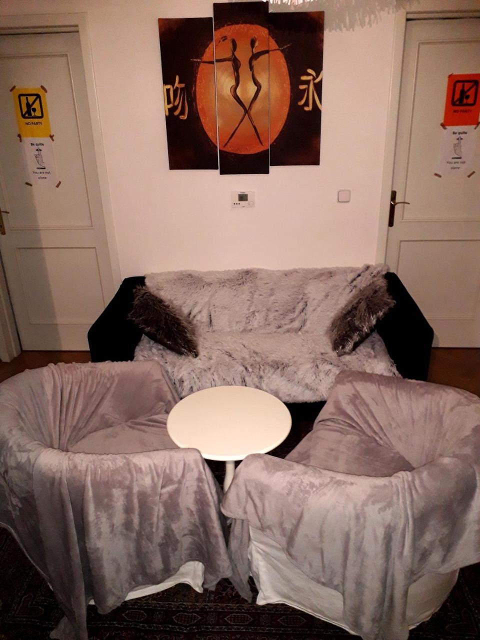 Prague Hostel Na Smetance מראה חיצוני תמונה